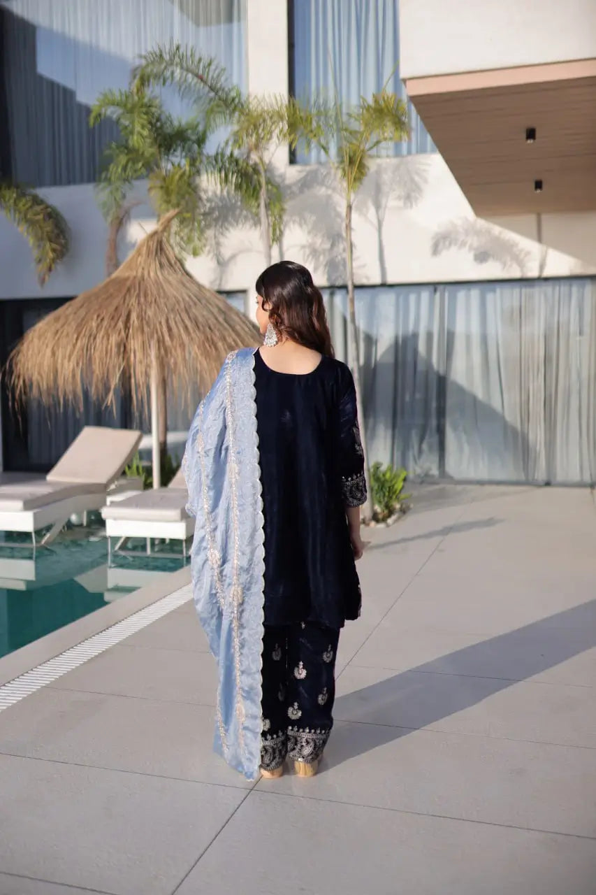 Velvet Zari Embroidered Kurta Pant Set With Dupatta
