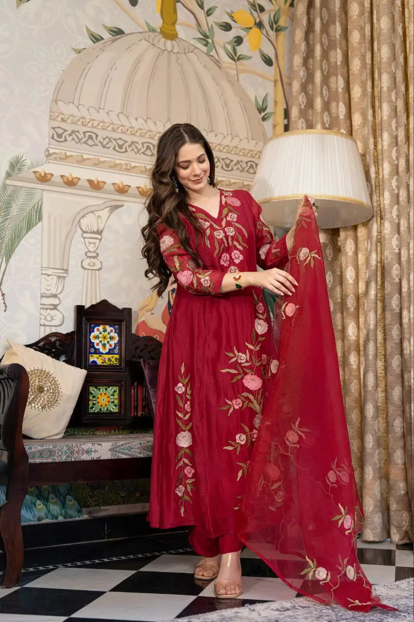 Viscose Chanderi Embroidered Kurti Set