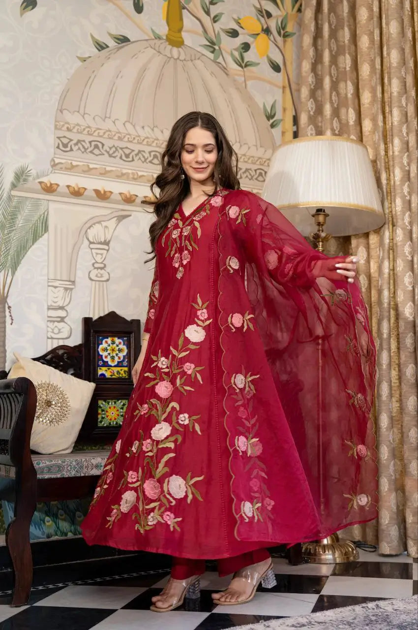 Viscose Chanderi Embroidered Kurti Set