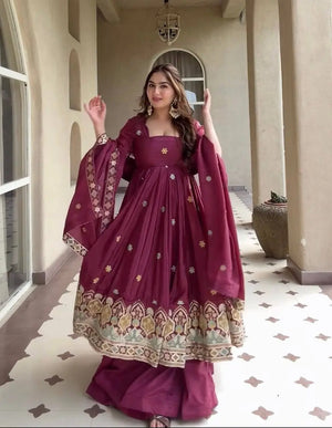 Wine Booti Border Anarkali