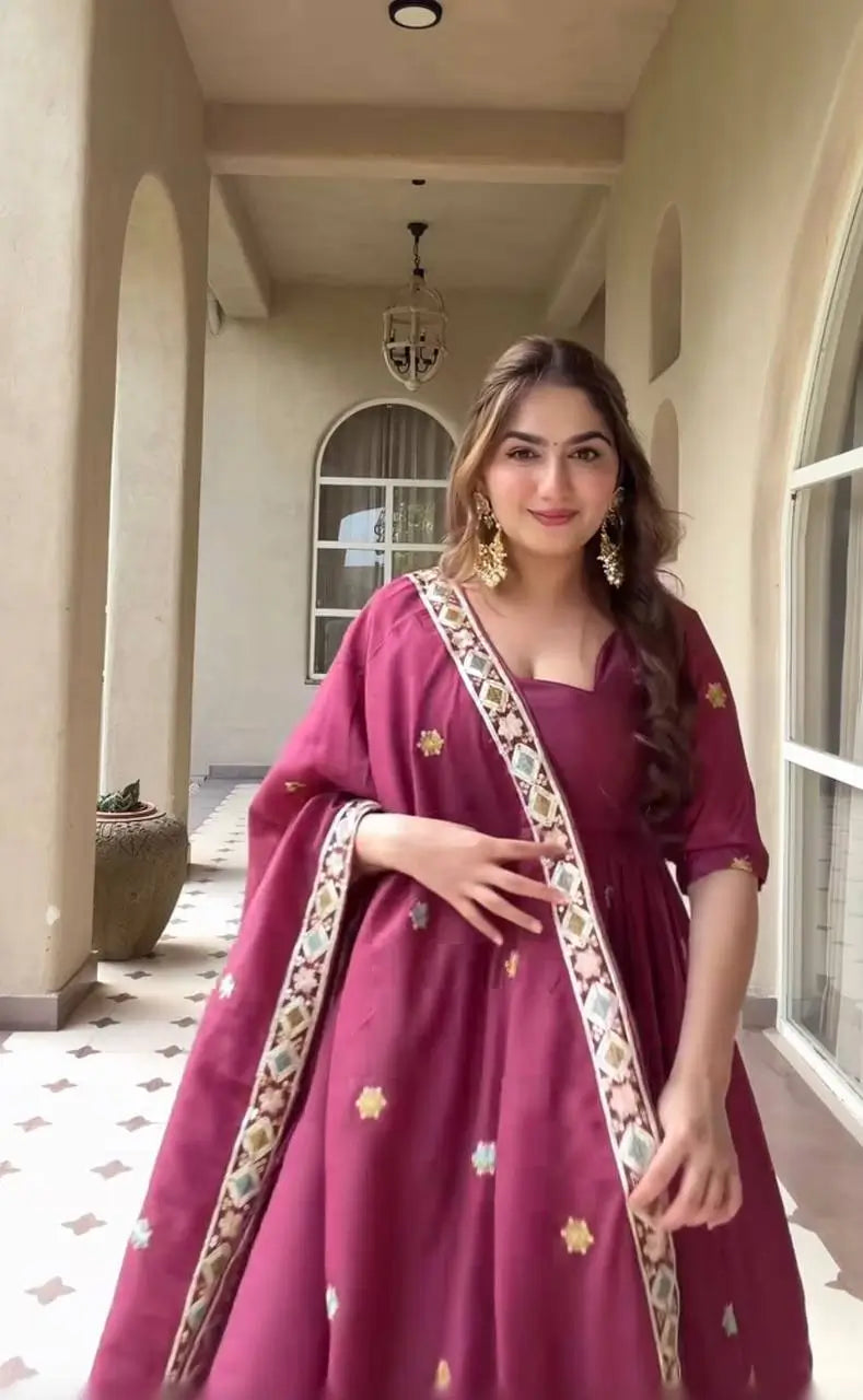 Wine Booti Border Anarkali