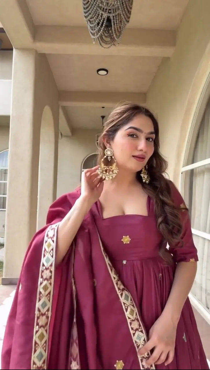 Wine Booti Border Anarkali